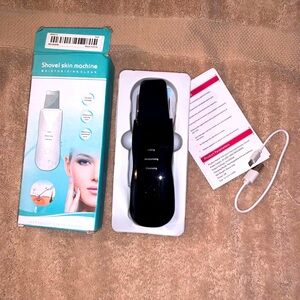 New women’s facial spatula